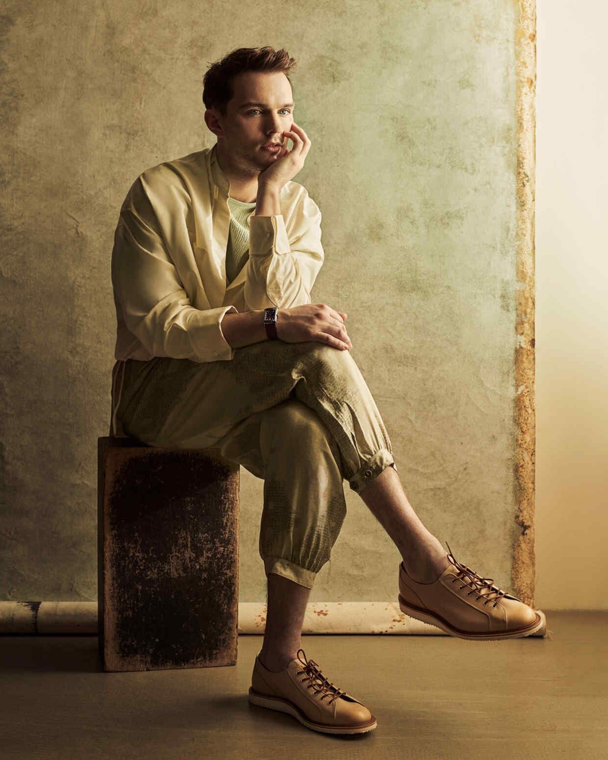 HAPACA - Nicholas Hoult for How to spend it 01